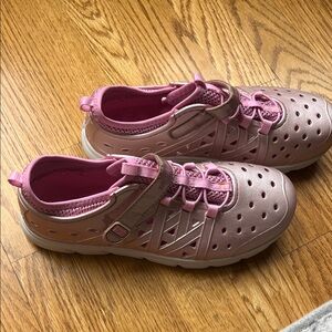 Stride Rite Pink phibian girls made to play Shoes